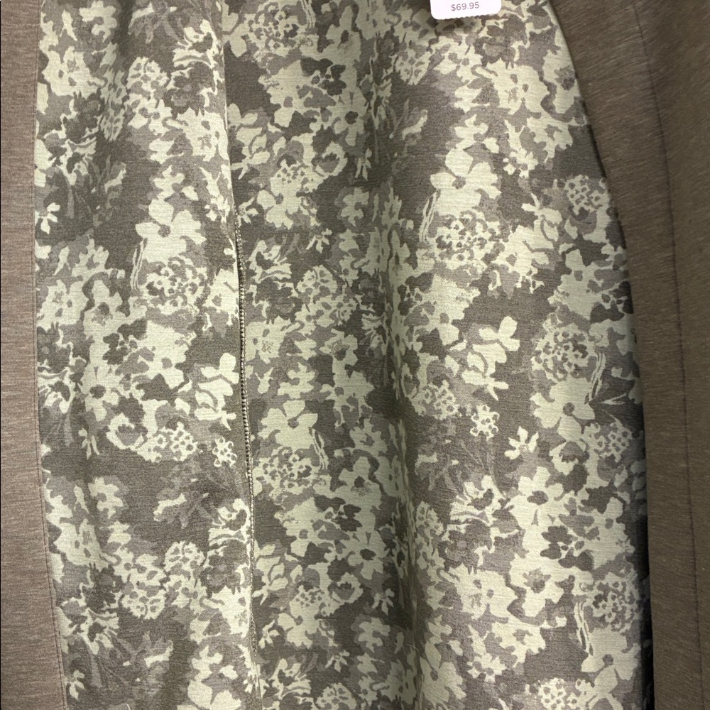 NWT Chico's Olive Patterned Reversible Jacket NWT - image 5